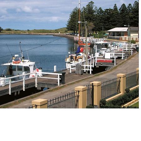 Villa Dockside Waterfront Indulgence à Port Fairy Extérieur photo