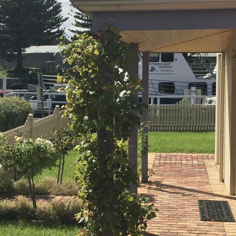 Villa Dockside Waterfront Indulgence à Port Fairy Extérieur photo