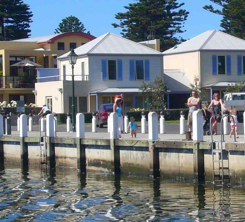 Villa Dockside Waterfront Indulgence à Port Fairy Extérieur photo